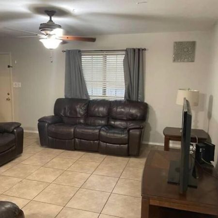 Great Getaway 2 Story Home! Harlingen Tx Exterior photo