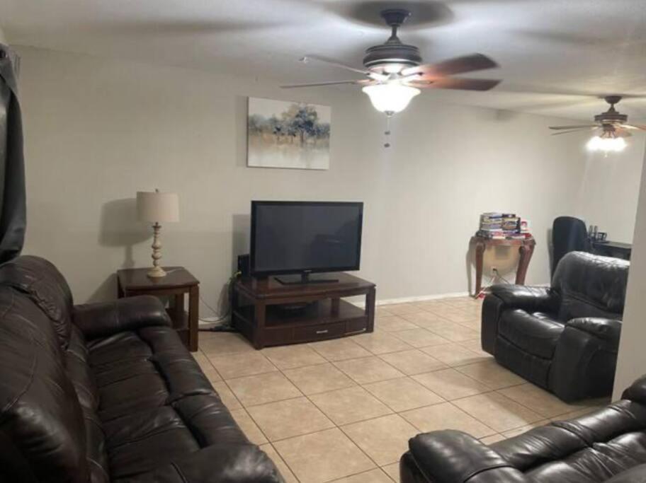 Great Getaway 2 Story Home! Harlingen Tx Exterior photo