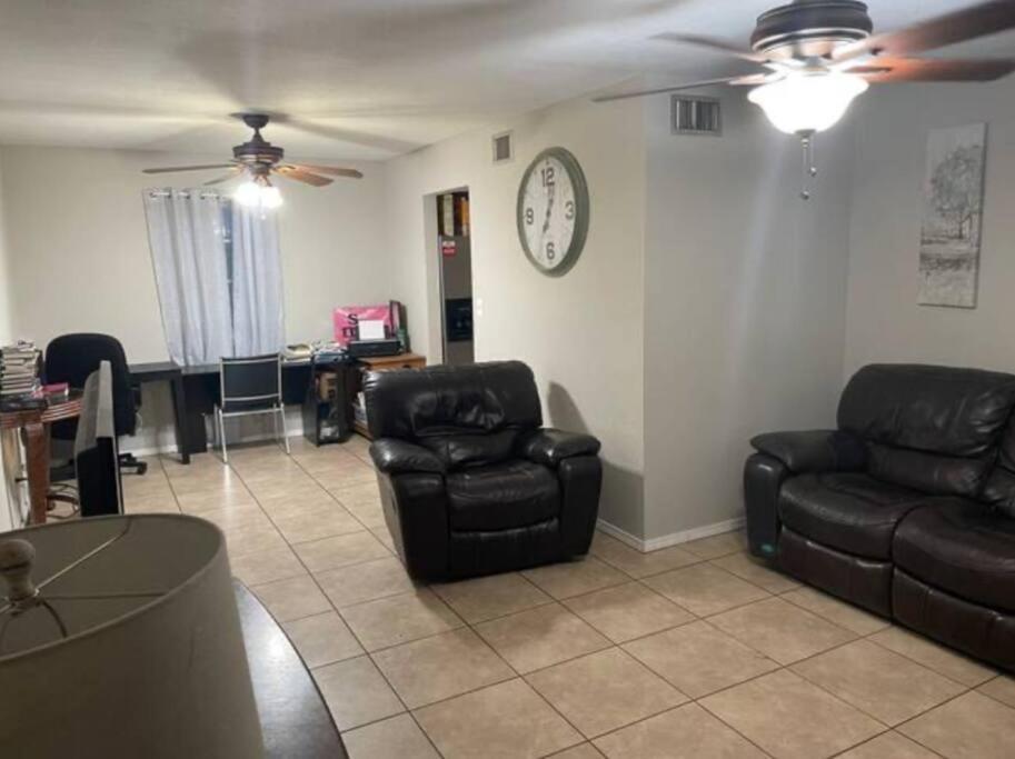 Great Getaway 2 Story Home! Harlingen Tx Exterior photo